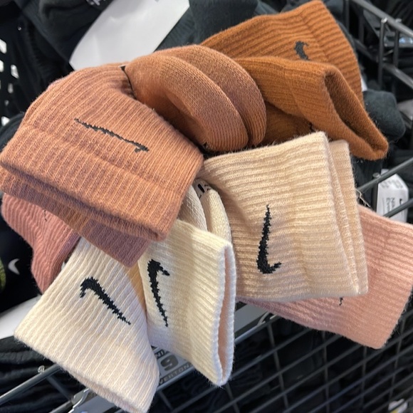 NIKE 
Training Crew Socks SizeL(6 Pairs)
Nike Everyday Cushioned

NWT - Picture 9 of 16